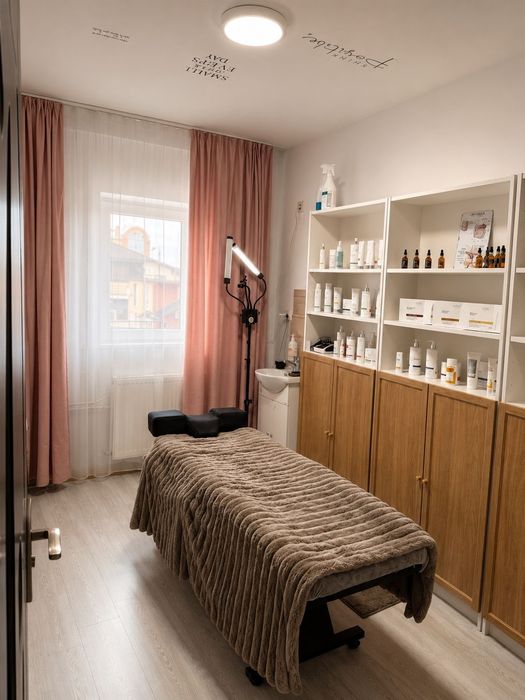 Camera cosmetica Eroilor Floresti