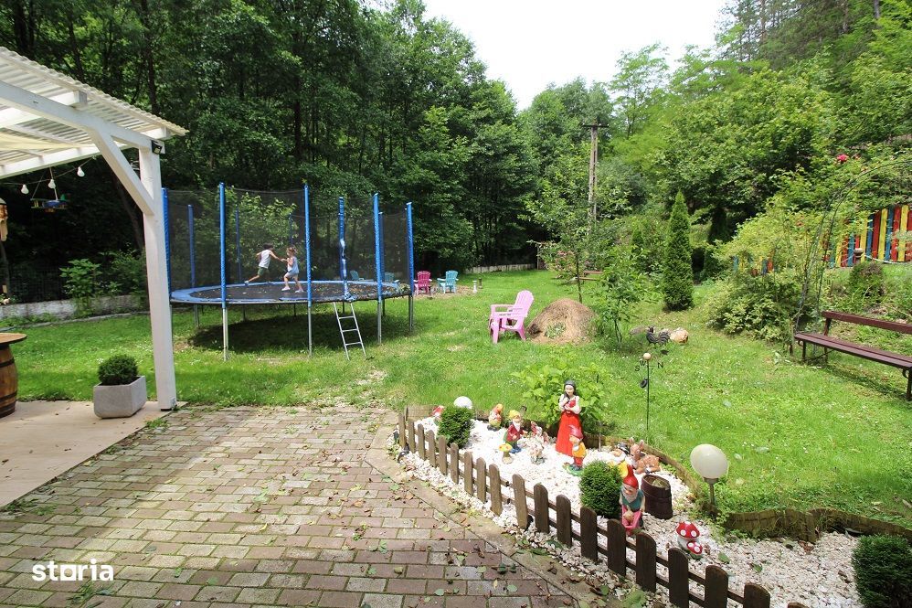 Vând casă în Govăjdia P+M, la 18km de Hunedoara, teren 750mp...