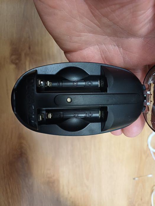 Incarcator baterii AA si AAA in stare buna