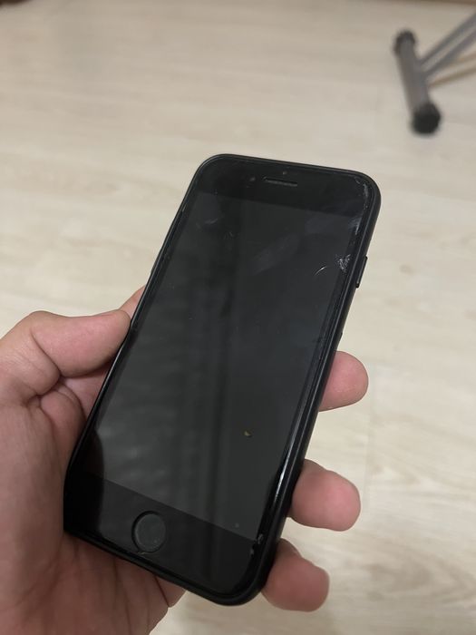 Срочно продается Айфон 7 на запчасти