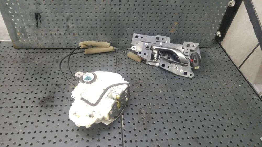 Maner interior cu broasca dreapta spate honda civic hatchback 72611smgg0 eul4903110a