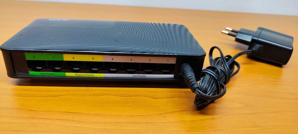 Switch Gigabit Zyxel GS-108S v2 – 8 Porturi