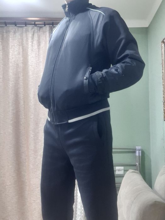 Продаётся  спортивный костюм