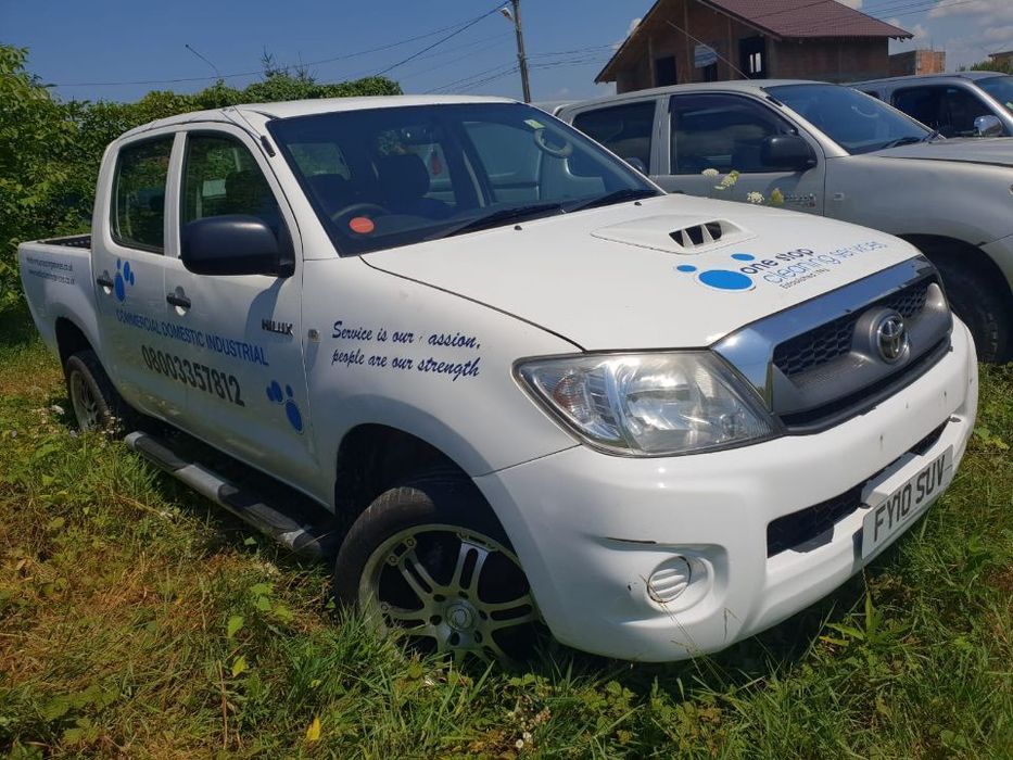 dezmembrez Toyota Hilux 2010 motor 2.5d 2kd-ftv 106kw 144cp jante r20 planetara cardan fuzeta punte spate stanga dreapta fata aripa etrier bara fata capota dezmembrari
