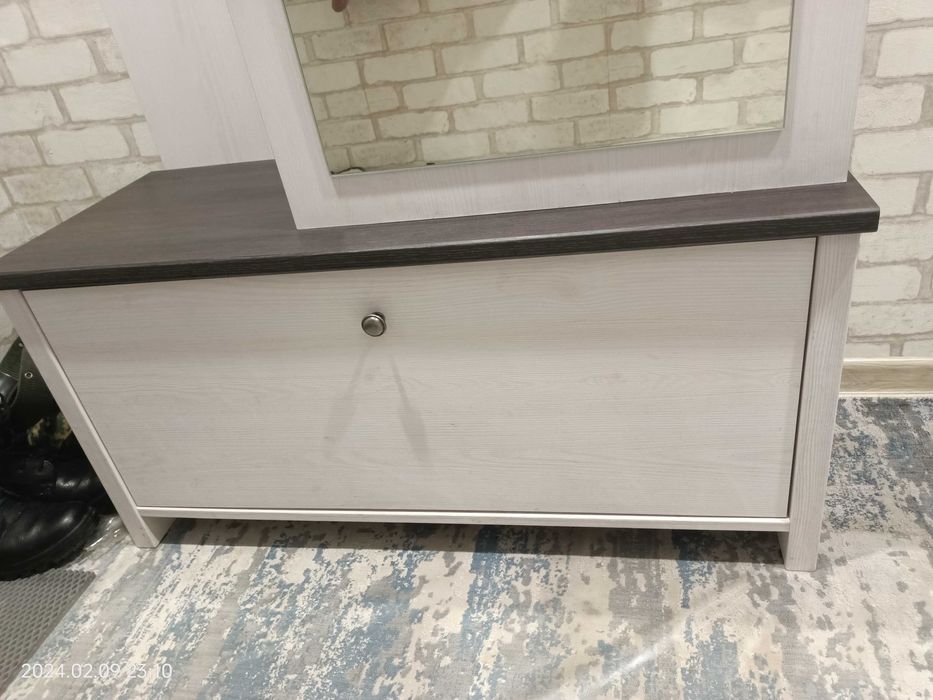 Продам прихожую.