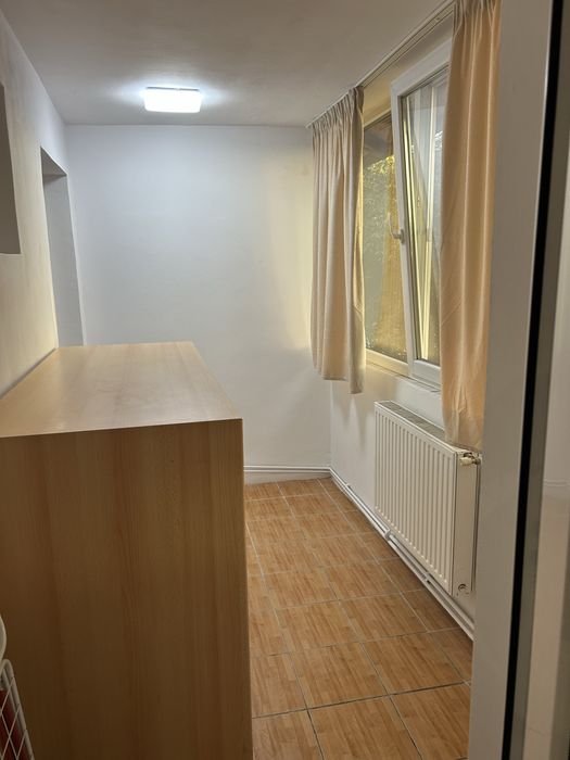 Inchiriez apartament