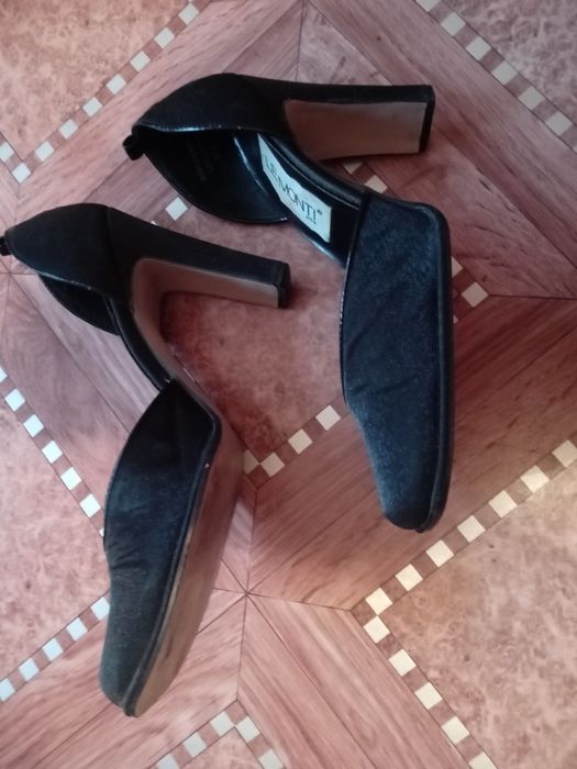 Продам женскую обувь