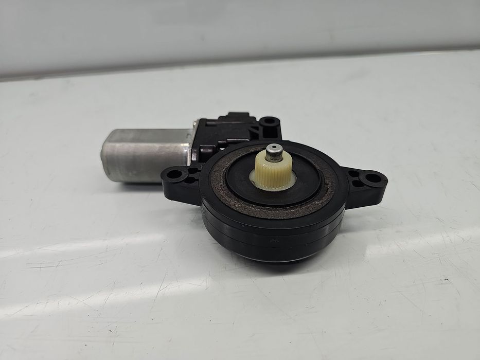 Motoras geam dreapta spate Mazda CX-5 (KE) [Fabr 2011-2016] D6515858X