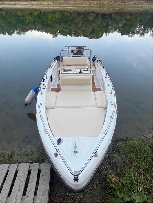 Barcă open Fiart Mare cu motor Mercury 40-60 cp