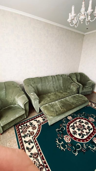 Диван и два кресла