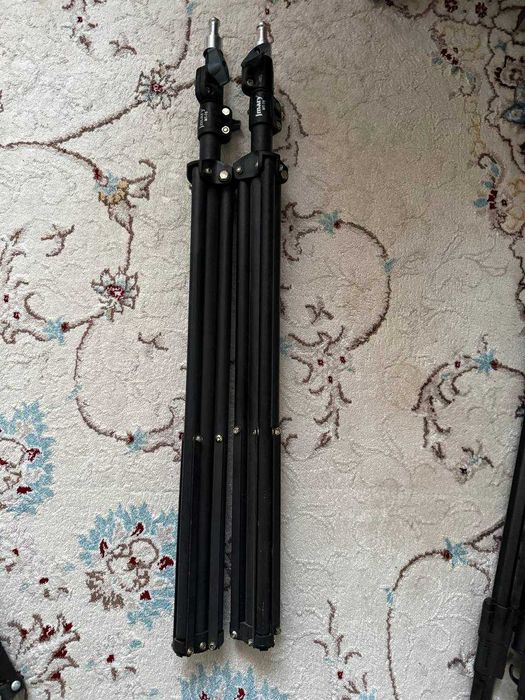 Штативы для фото/видео (несколько штук, состояние отличное)