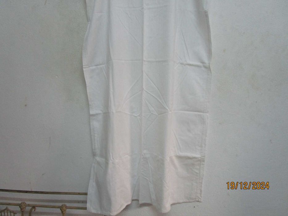 Автентична кенарена нощница с бродерия