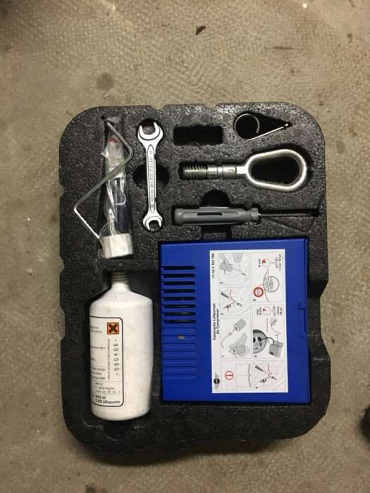 Kit pana. cric, coarba compresor rezerva pentru Mini R50 R56