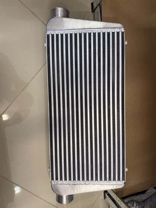 универсален интеркулер Intercooler Races 600х300х76 bar&plate