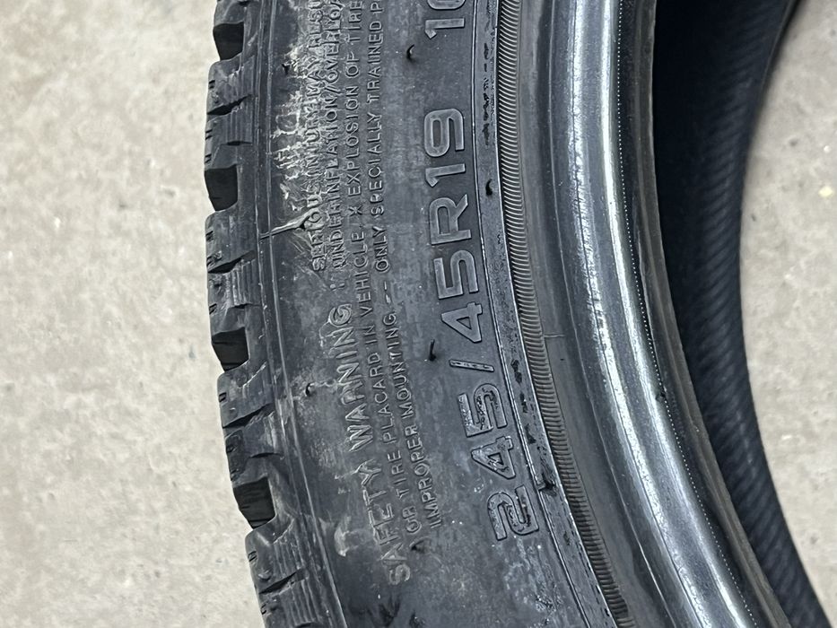 Продам зимние шины r19