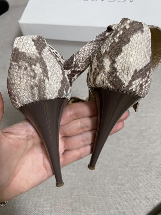 Pantofi stiletto, piele naturala croco, marimea 39, identic Musette