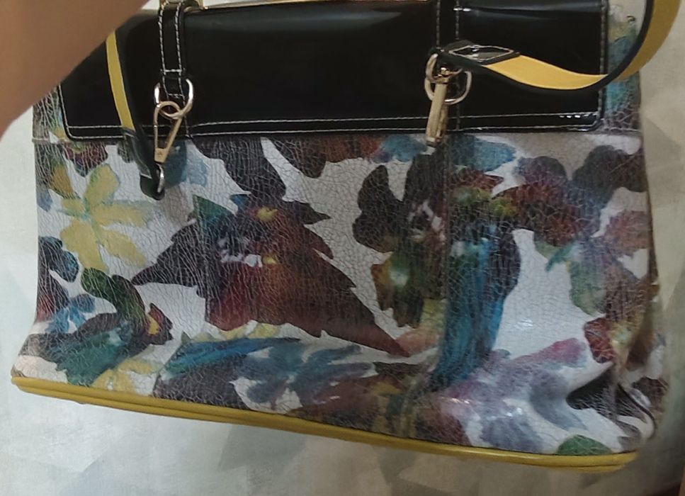 Продаётся сумка кожаная