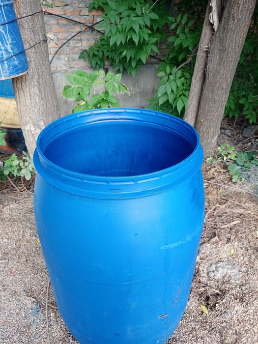 Баки пластиковые