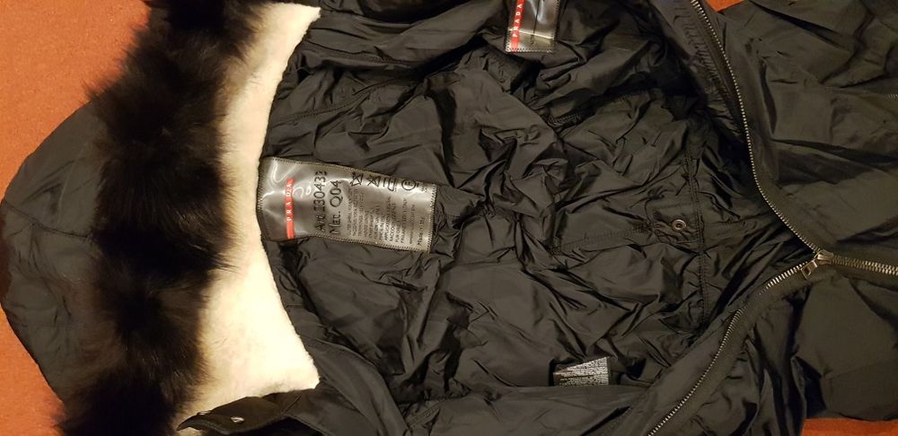 Costum Prada autentic