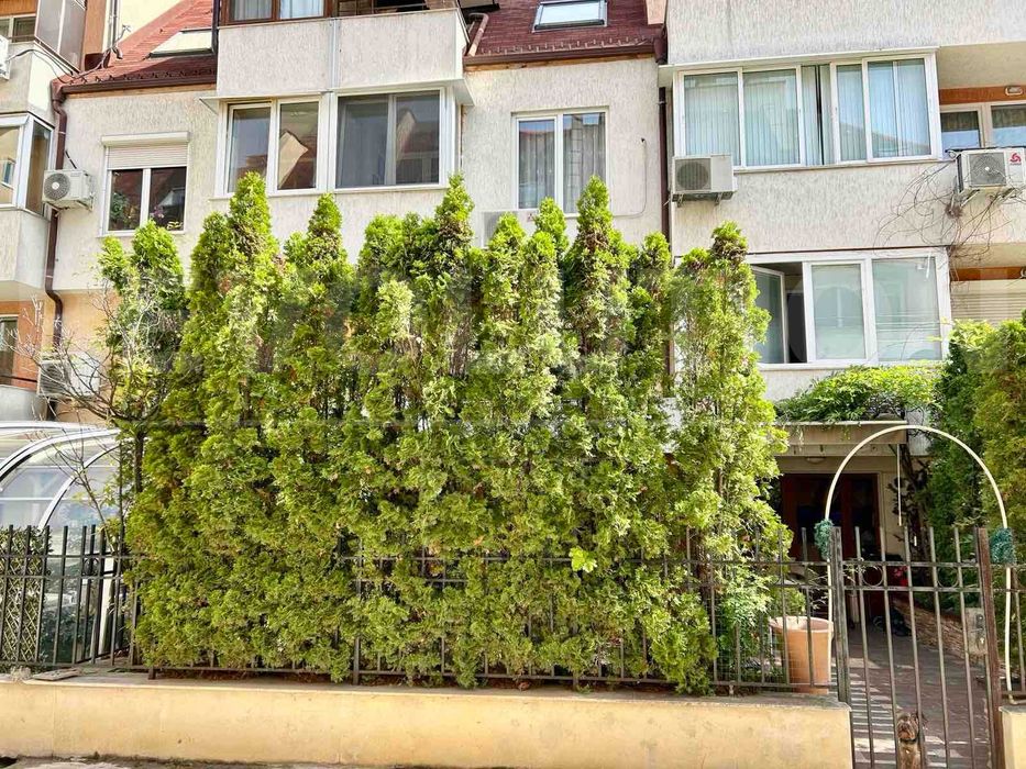 Продава се Тристаен апартамент в София, Гео Милев - 105 кв.м за 3420 €/кв.м - Снимка #1