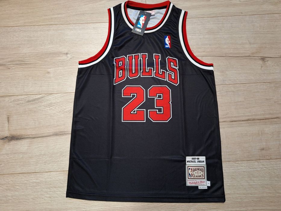 Баскетболен потник на Майкъл Джордан #Чикаго Булс #23# Mitchell&Ness!