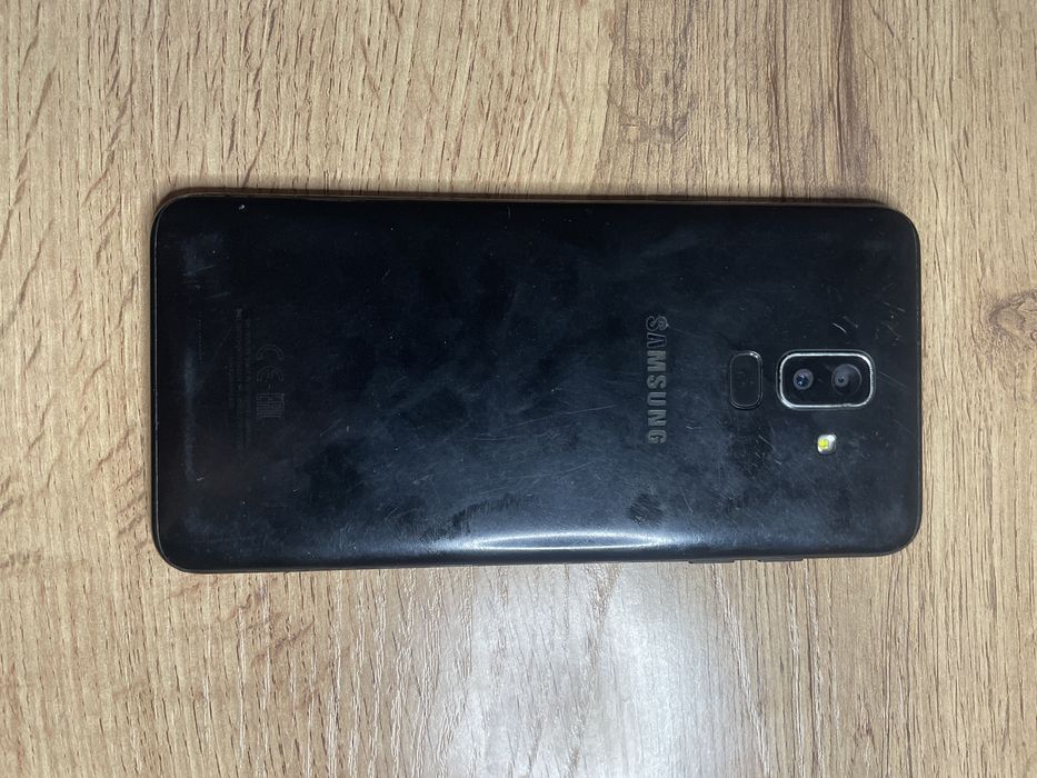 Sony Xperia XA и Samsung J8