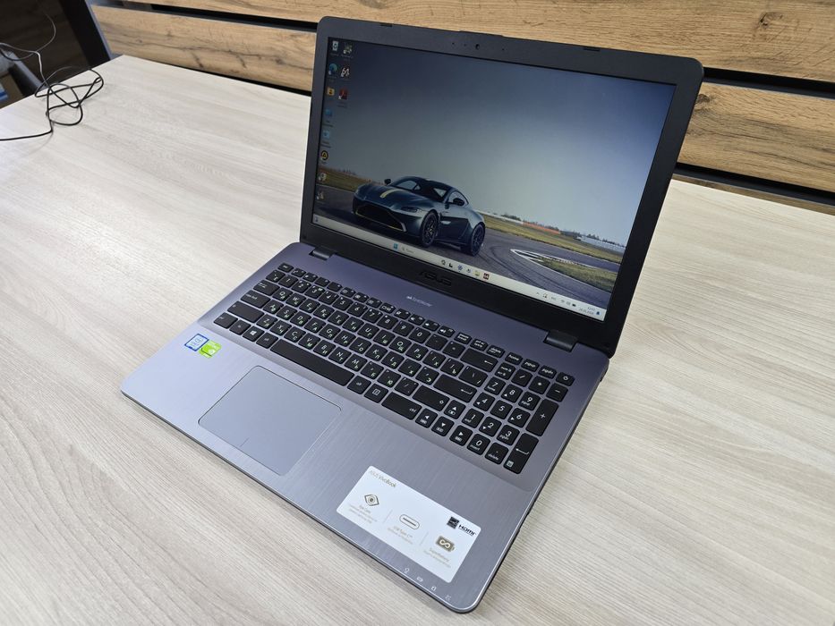 ASUS, Core i7, Ram 8Gb, SSD 256Gb, NVIDIA 2Gb, Full HD