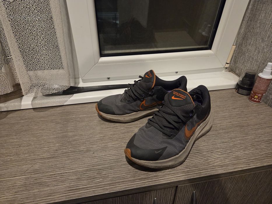 Продавам обувки Nike