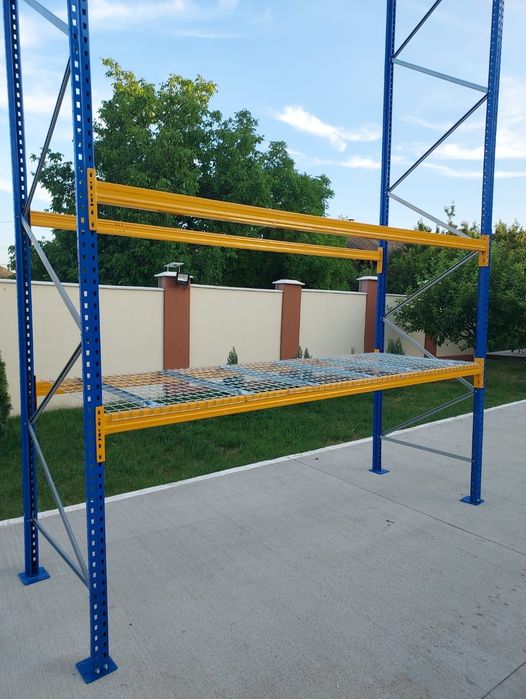 Rafturi metalice depozitare marfa
