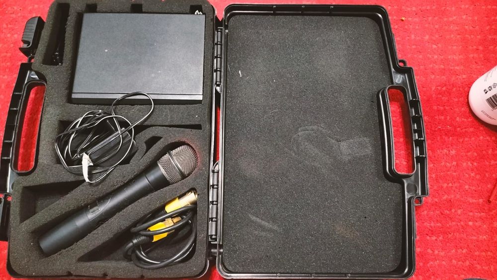 Vând microfon RE2 Electrovoice în București