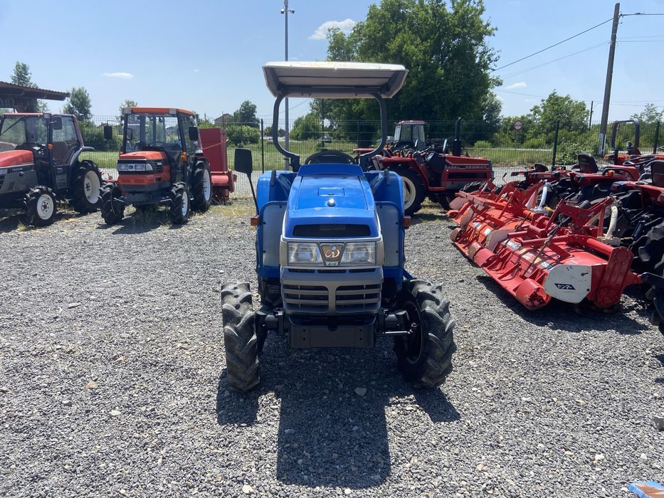 Tractor agricol japonez iseki TG233, 4x4, 23 cp + tocator vegetatie