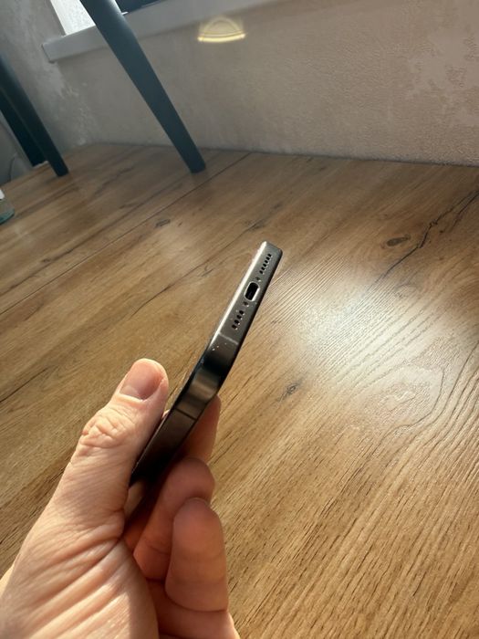 Продаю Iphone 15 pro max