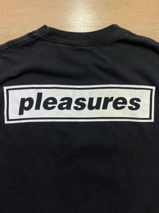 Pleasures,Huf  размер М