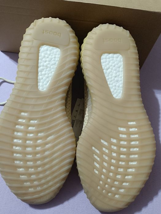 Adidași Yeezy Bost