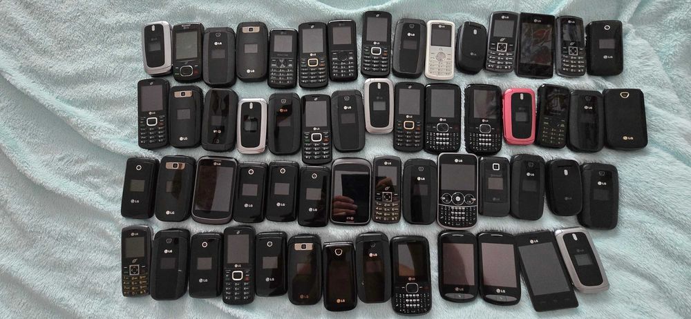 Lot 148 Telefoane Motorola, Samsung, LG, Alcatel, Blackberry - Blocate In Reteaua Tracfone USA