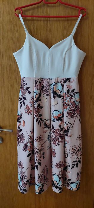 Рокля About you под коляното