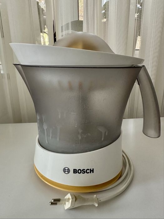Цитрус преса Bosch - сокоизстисквачка за цитруси