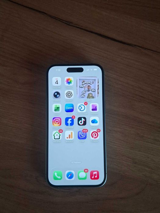 Продавам iPhone 16, 128 GB