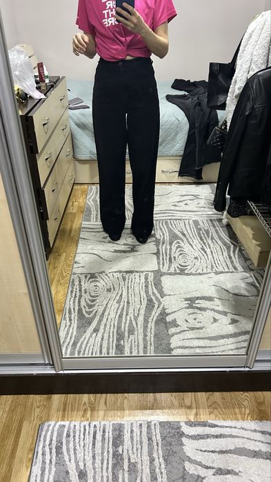 Джинсы черные на худеньких