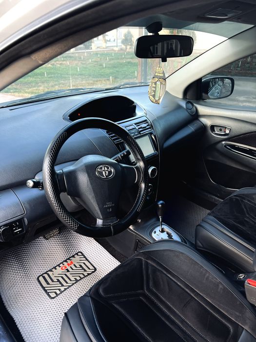 Toyota Yaris Aftamat Srochna sotiladi xolati zoʻr faqat naxtka