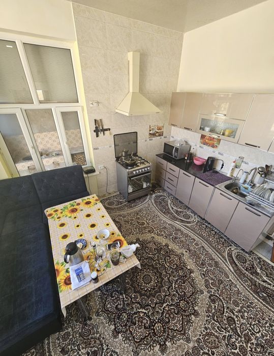 Кибрай тумани Узумзор маҳалласида  9,6 сотих 6 хонали уй сотилади.