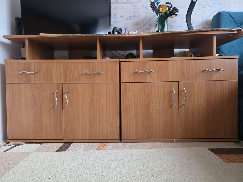 Vand set dulap 3 usi 2 bucati si comoda tv -2 bucati