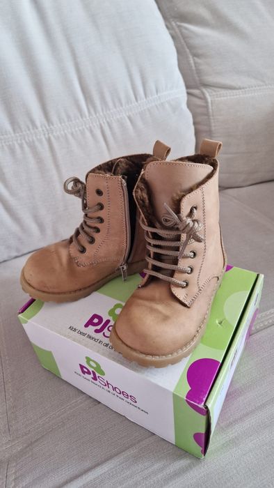 Bocanci imblaniti din piele marimea 25