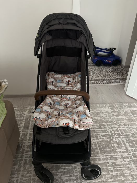 Продам детскую прогулочную коляску