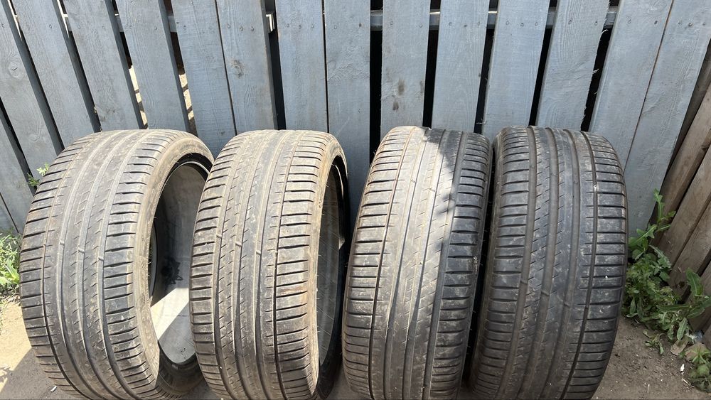 Продаю коплект шины 265/40/22 MICHELIN