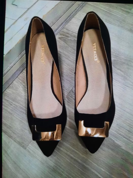 Продаются женские туфли