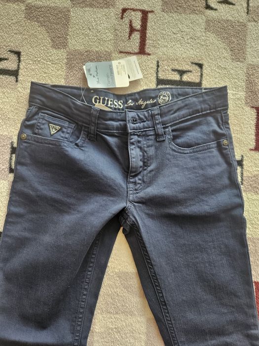Новые джинсы Guess, размер XS