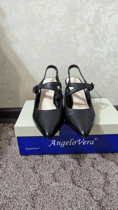 Продаются элегантные туфли