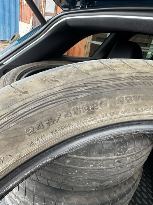 Продам от монжаро б/у Шины 245/45/R20