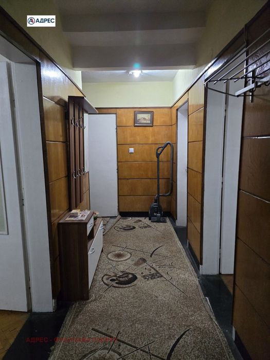 Продава се Тристаен апартамент в Плевен, Идеален център - 105 кв.м за 826 €/кв.м - Снимка #8